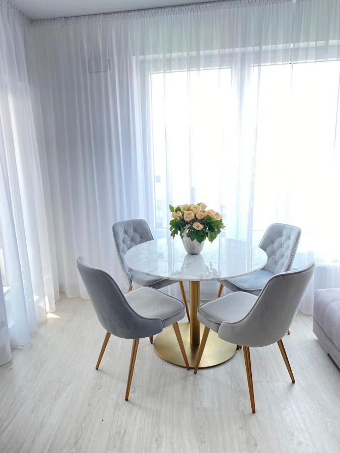 New Luxury City Centre Apartment With Panoramic View, Free Parking Pressburg Exterior foto