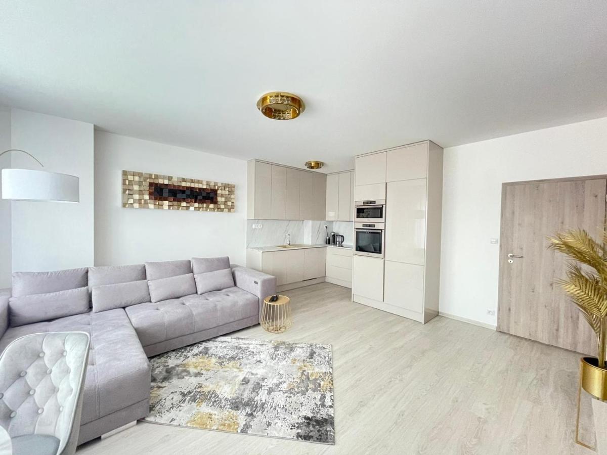 New Luxury City Centre Apartment With Panoramic View, Free Parking Pressburg Exterior foto