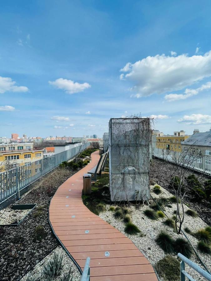 New Luxury City Centre Apartment With Panoramic View, Free Parking Pressburg Exterior foto
