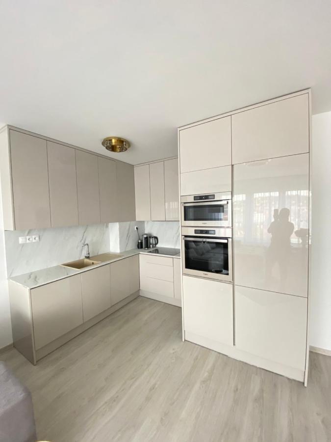 New Luxury City Centre Apartment With Panoramic View, Free Parking Pressburg Exterior foto
